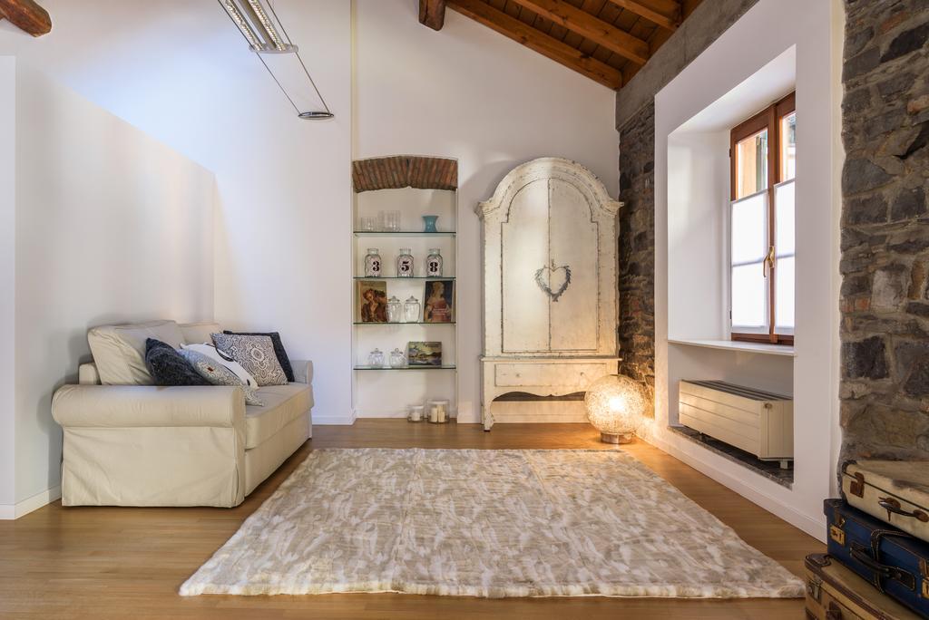 Corte Delle Rondini - Bymyhomeincomo Apartamento Como